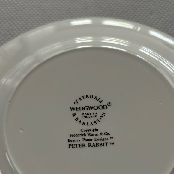 Wedgewood England Peter Rabbit in Bed Chamomile Tea 6.75" Porcelain Plate - MINT - Picture 3 of 3